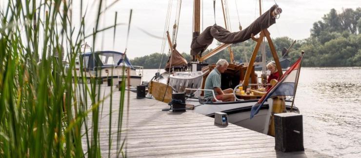 Stacaravan Op 5 Sterren Vakantiepark De Kuilart Friesland Aan Het Meer Met Zwembad 5P 237 Koudum Eksteriør bilde
